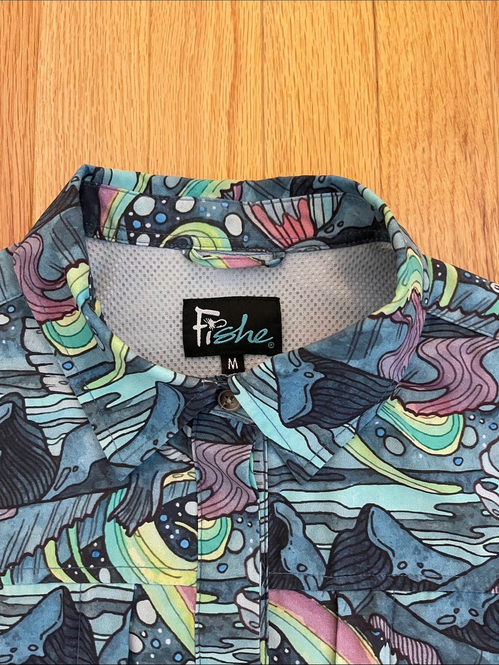 Fishe Woman’s M Tunic Activewear Shirt Long-Sleeve Button HaliBorealis Pattern